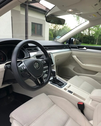 Volkswagen Passat cena 88000 przebieg: 78055, rok produkcji 2018 z Legnica małe 56